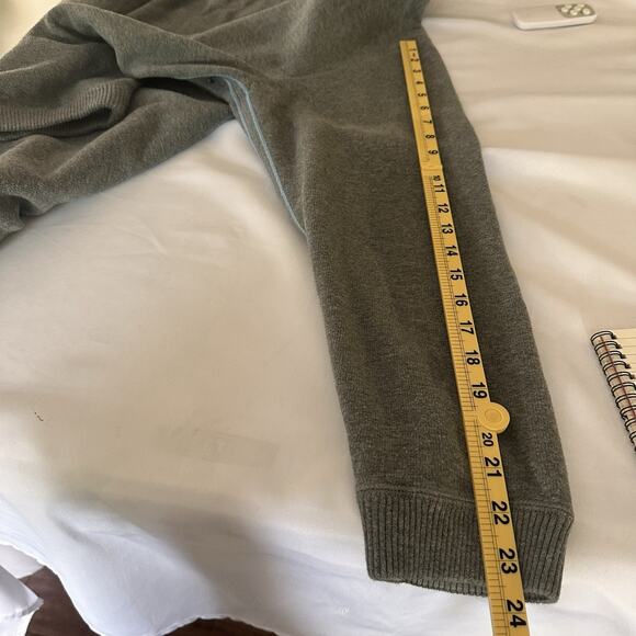 Tommy Bahama Men L 1/4 Zip pullover Gray - Picture 13 of 16